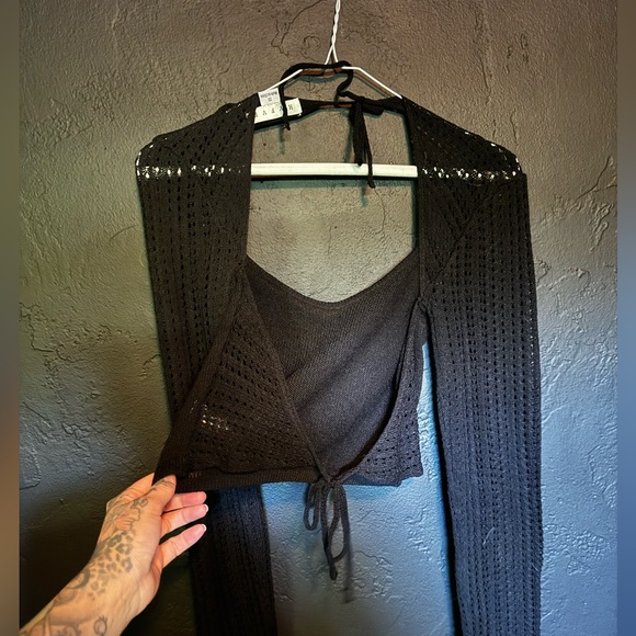 Knit top black mesh long sleeve wrap - Picture 4 of 5